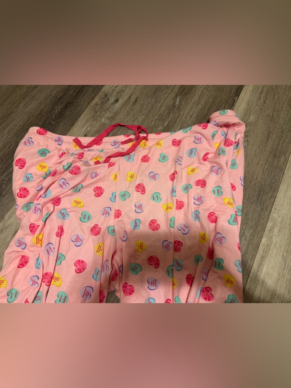 READ CAREFULLY! Disney Parks Valentines PJ’s Short Sleeve Top 2X Pants 3X NWT! - Picture 3 of 10